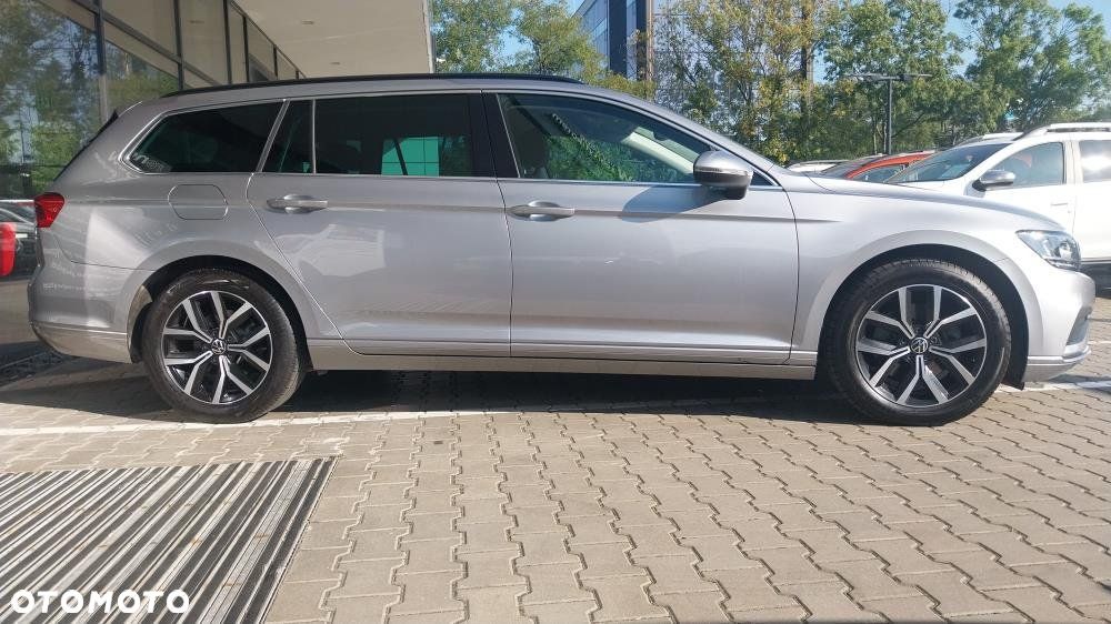 Volkswagen Passat - 4