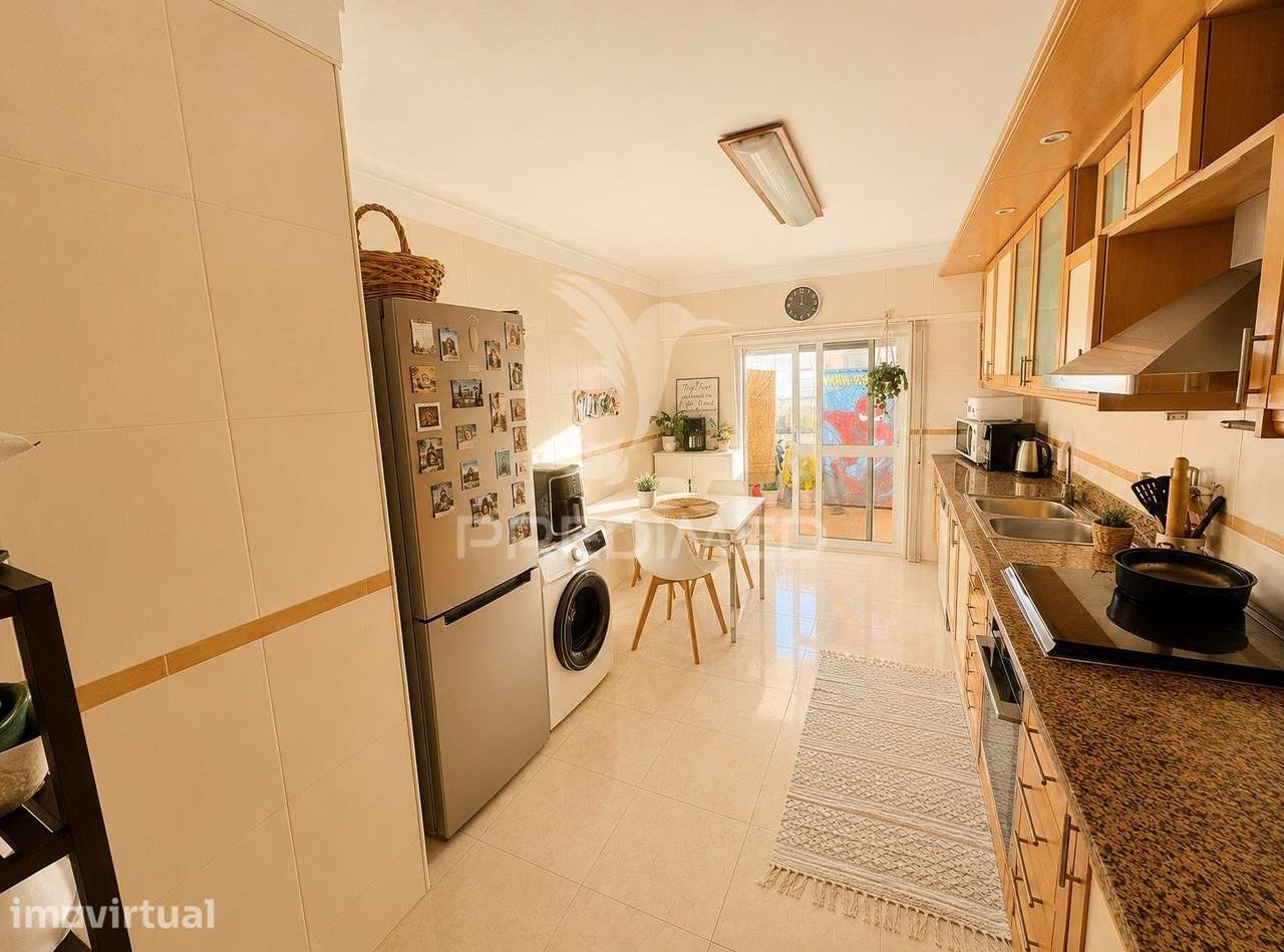 T2 com garagem box, arrecadação e varandas em zona tranquila - Grande imagem: 4/15