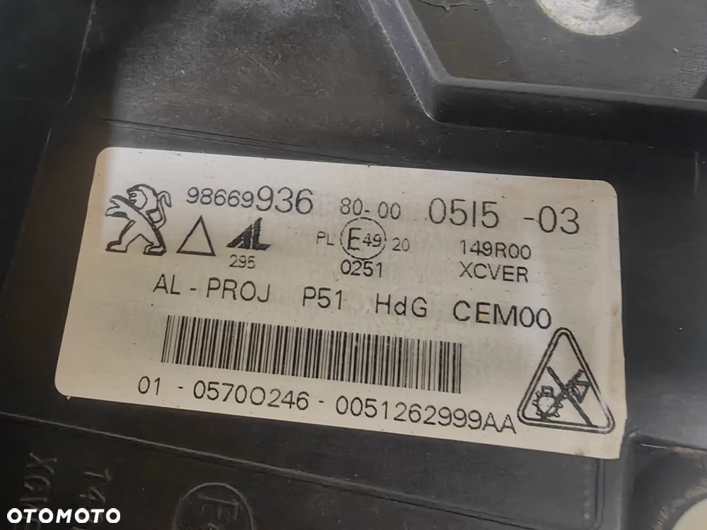 Peugeot 308 T10 lampa przednia prawa Matrix - 8