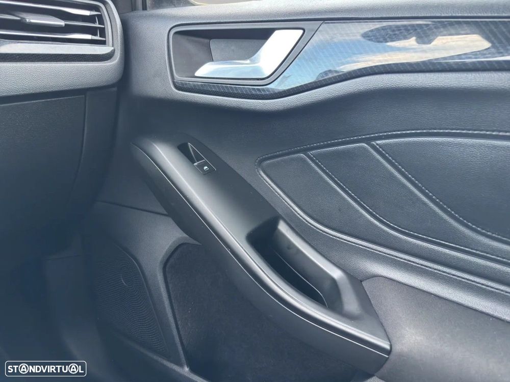 Ford Focus SW 1.0 EcoBoost MHEV ST-Line - 15