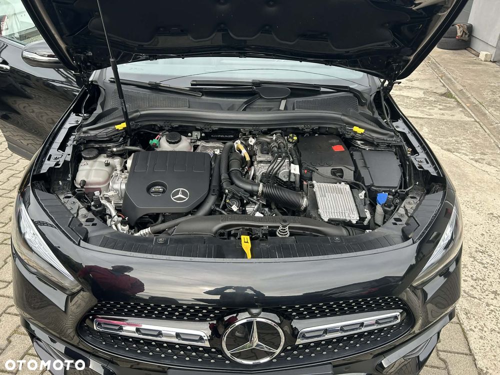 Mercedes-Benz GLA - 11