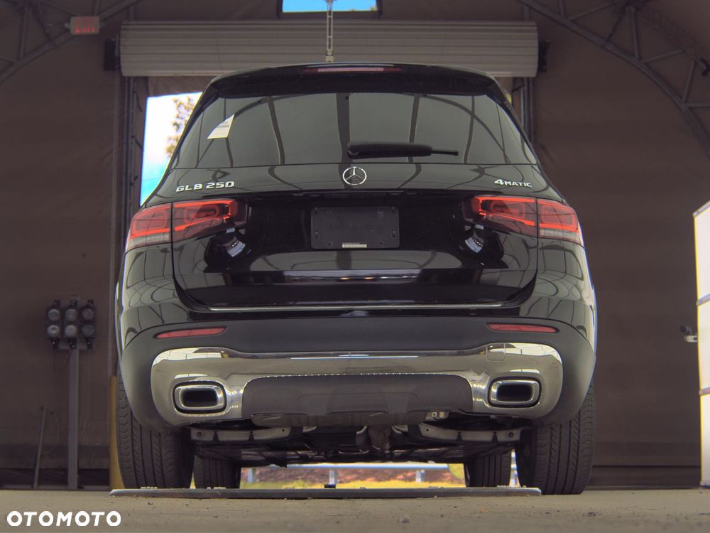 Mercedes-Benz GLB 250 4-Matic Progressive 8G-DCT - 6