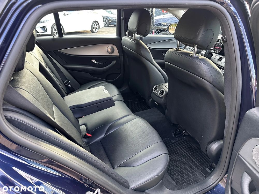 Mercedes-Benz Klasa E 200 d 9G-TRONIC - 29