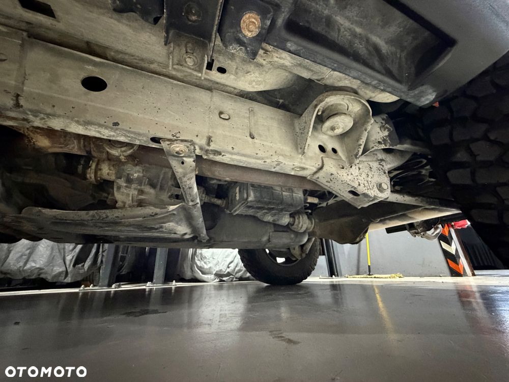 Jeep Wrangler 3.8 Sahara - 23