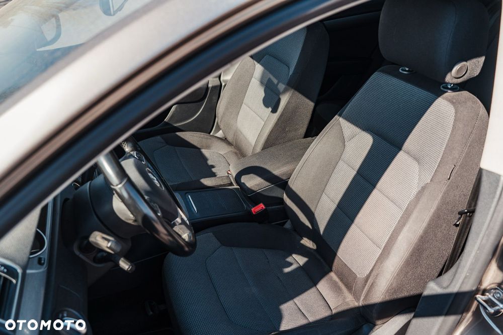 Volkswagen Passat 2.0 TDI Comfortline - 9