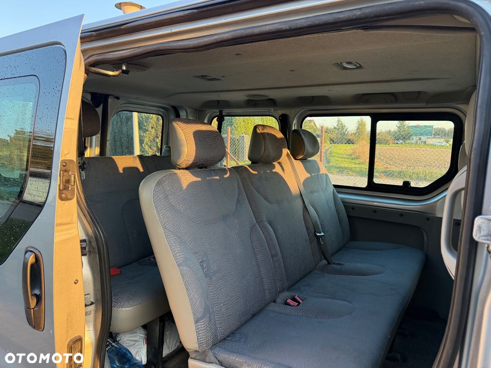 Renault Trafic dCi Passenger - 8