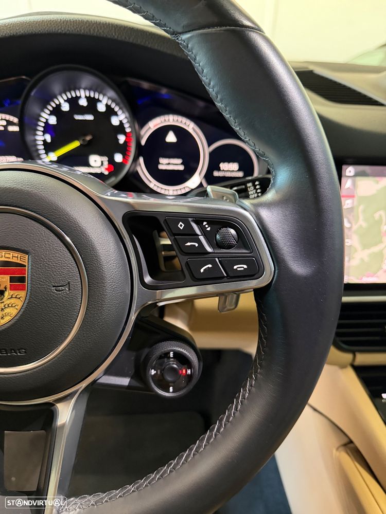 Porsche Cayenne Coupé E-Hybrid - 21