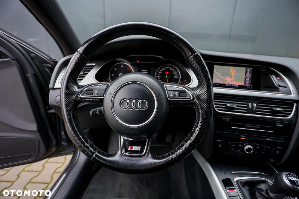 Audi A4 2.0 TDI DPF S line Sportpaket - 29