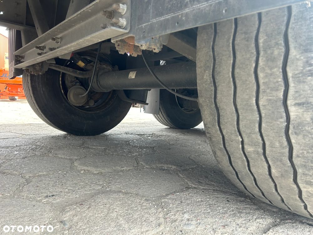 Schmitz Cargobull FIRANKA / PLANDEKI JAK NOWE / 657 841 KM PRZEBIEGU / ŁADNE OPONY / Z PEŁNYM WYPOSAŻENIEM DO ZAŁADUNKU / UCHWYTY PROMOWE / DOSTĘPNE 10 SZTUK KOLORY SREBRNY - NIEBIESKI - CZERWONY !! - 10