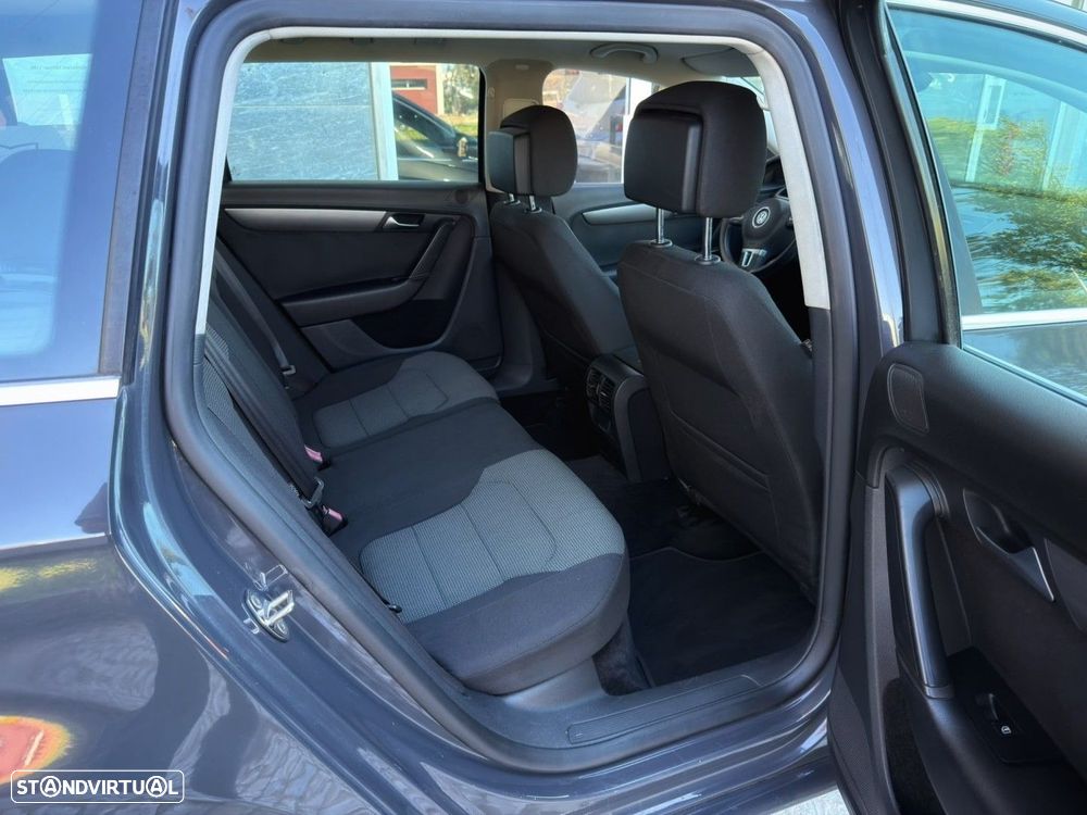 VW Passat Variant 1.6 TDI BlueMotion - 21