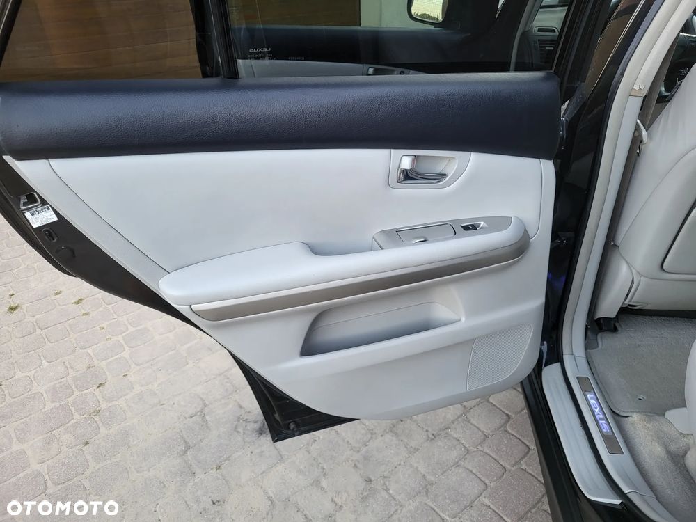 Lexus RX - 24
