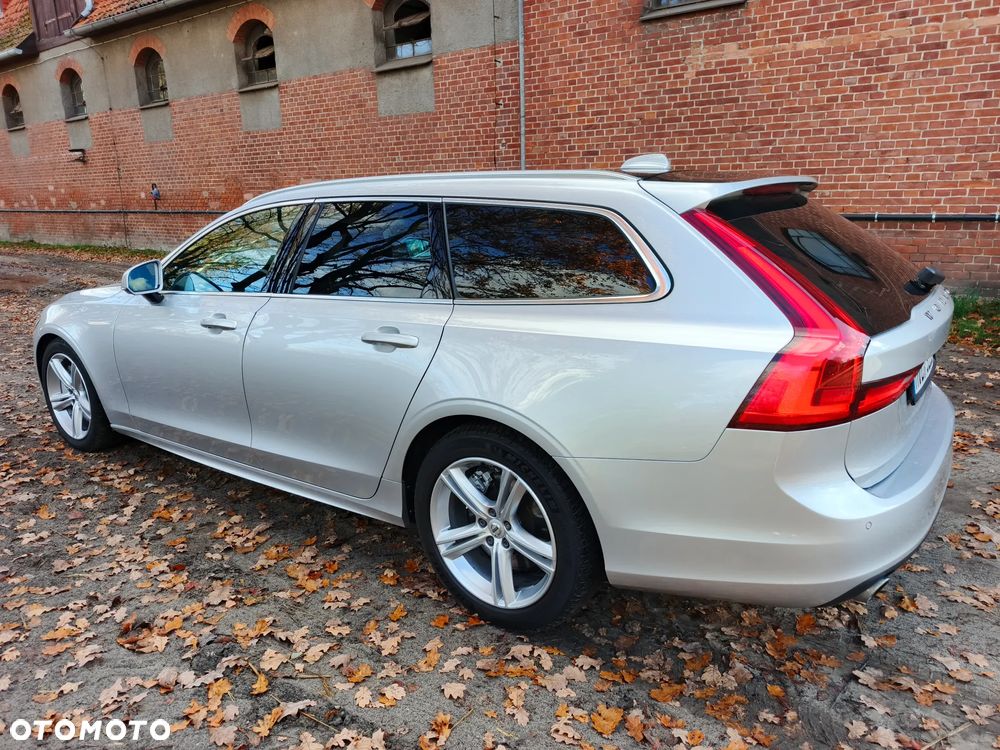 Volvo V90 D5 AWD Momentum - 19