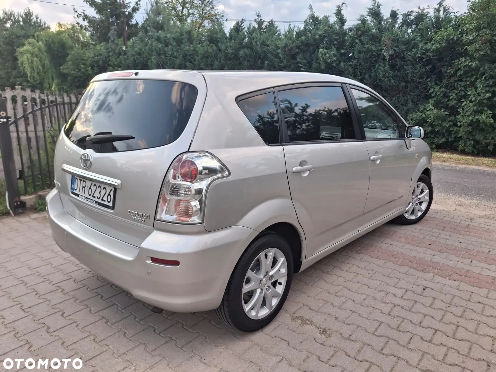 Toyota Corolla Verso 1.8 Premium + - 7