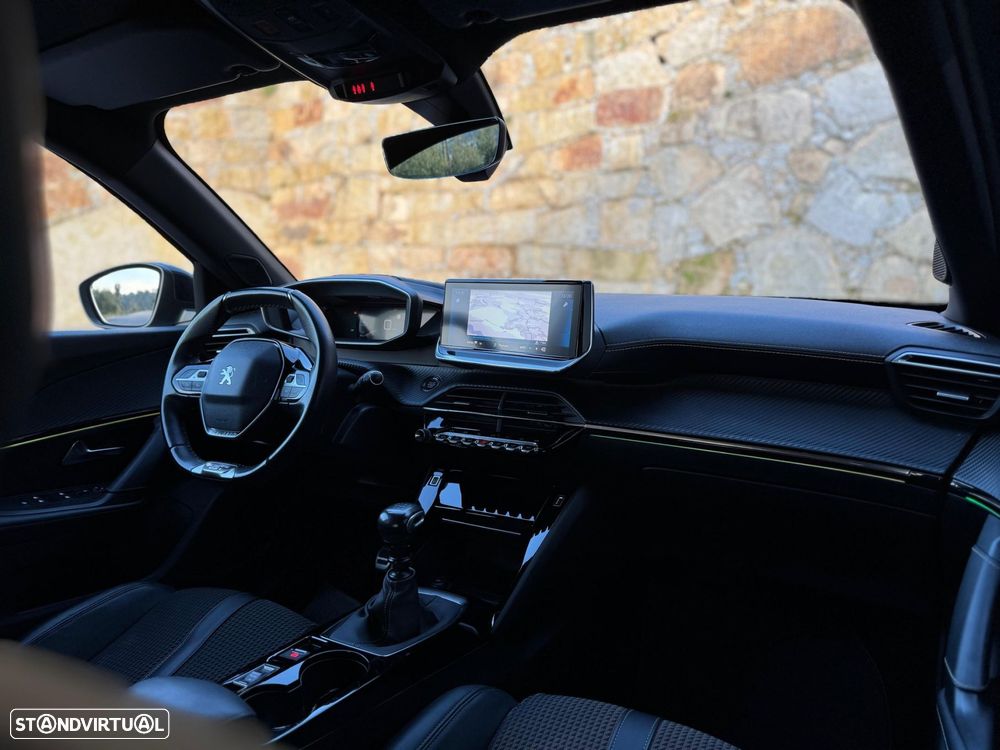 Peugeot 2008 1.2 PureTech GT Line - 30