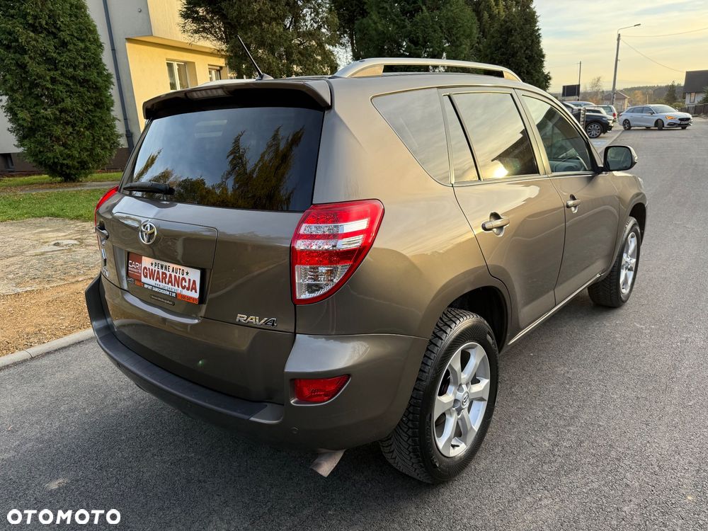 Toyota RAV4 10-13 - 7