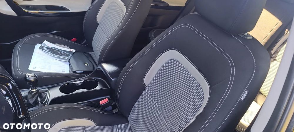 Kia Ceed - 11