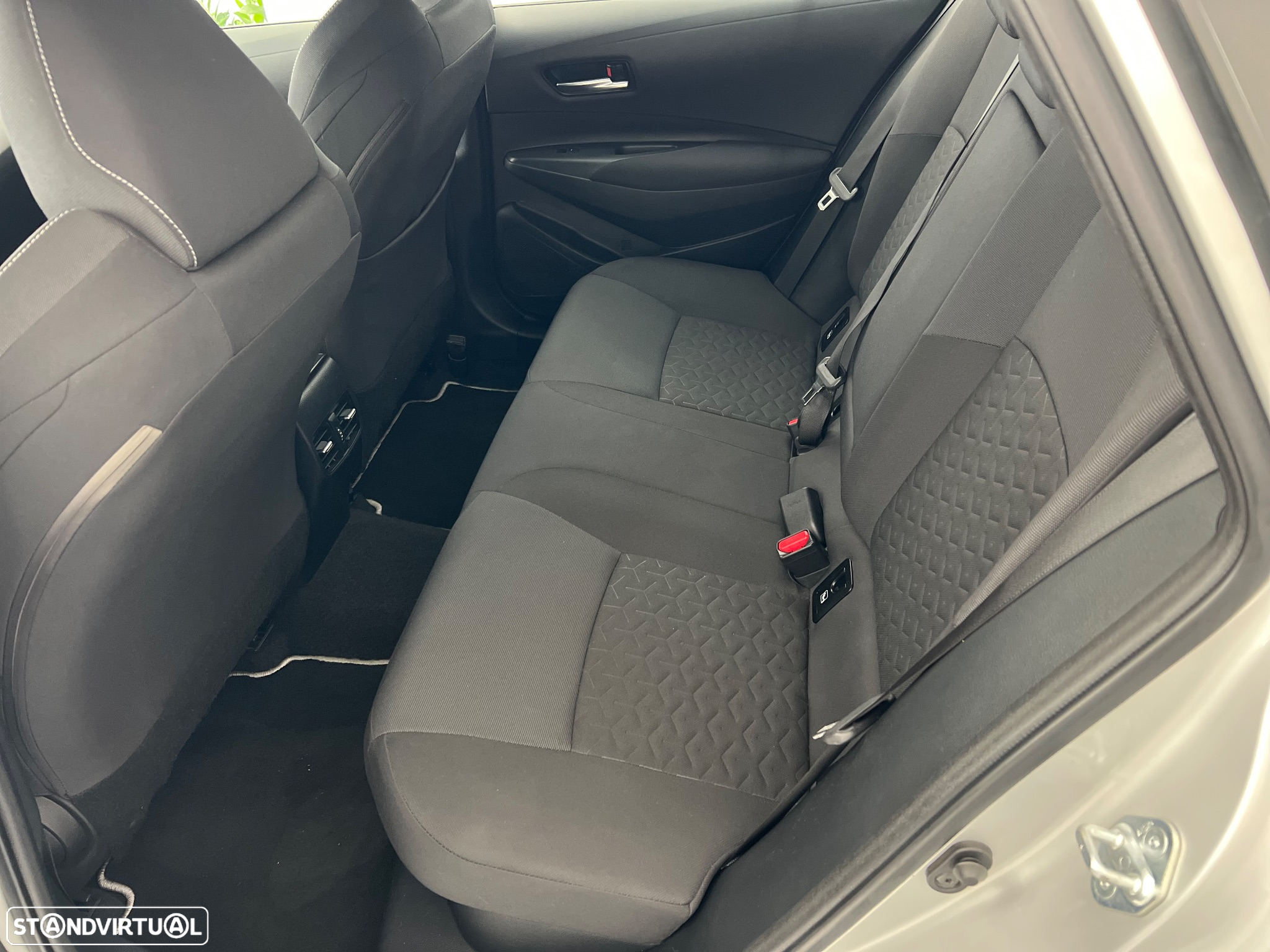 Toyota Corolla Touring Sports 1.8 Hybrid Comfort - 28