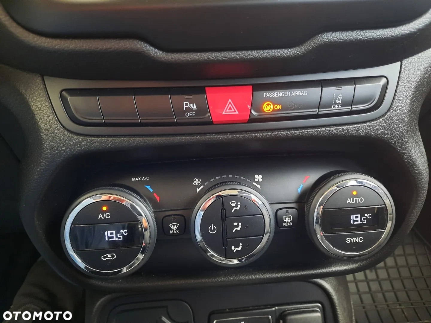 Jeep Renegade 1.4 MultiAir Limited FWD S&S - 34