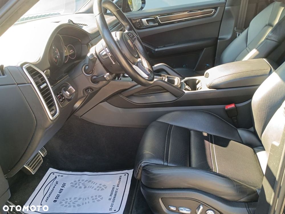 Porsche Cayenne - 6
