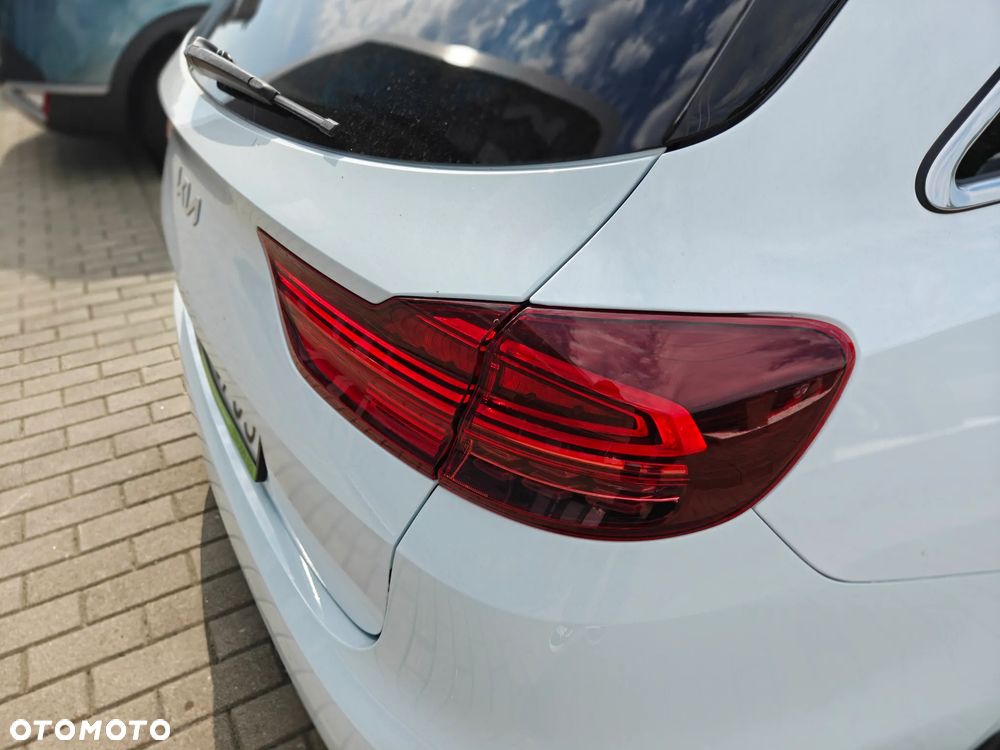 Kia Ceed - 11