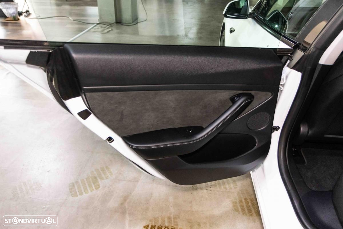 Tesla Model 3 Long Range AWD Dual Motor - 30