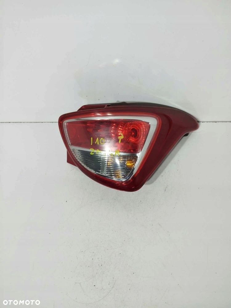 HYUNDAI I10 II 13-19 LAMPA TYLNA PRAWA ORYGINAŁ 92402-B9100 - 1