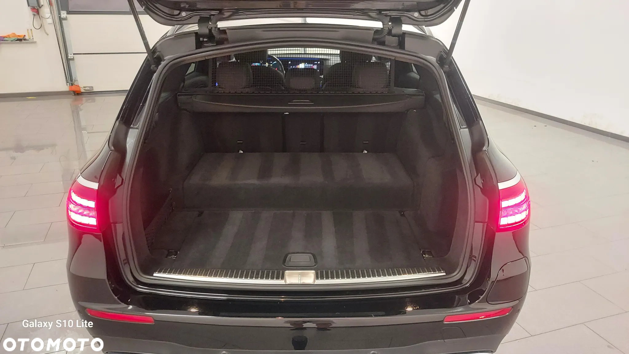 Mercedes-Benz Klasa E 300 de 4Matic T 9G-TRONIC AMG Line - 10