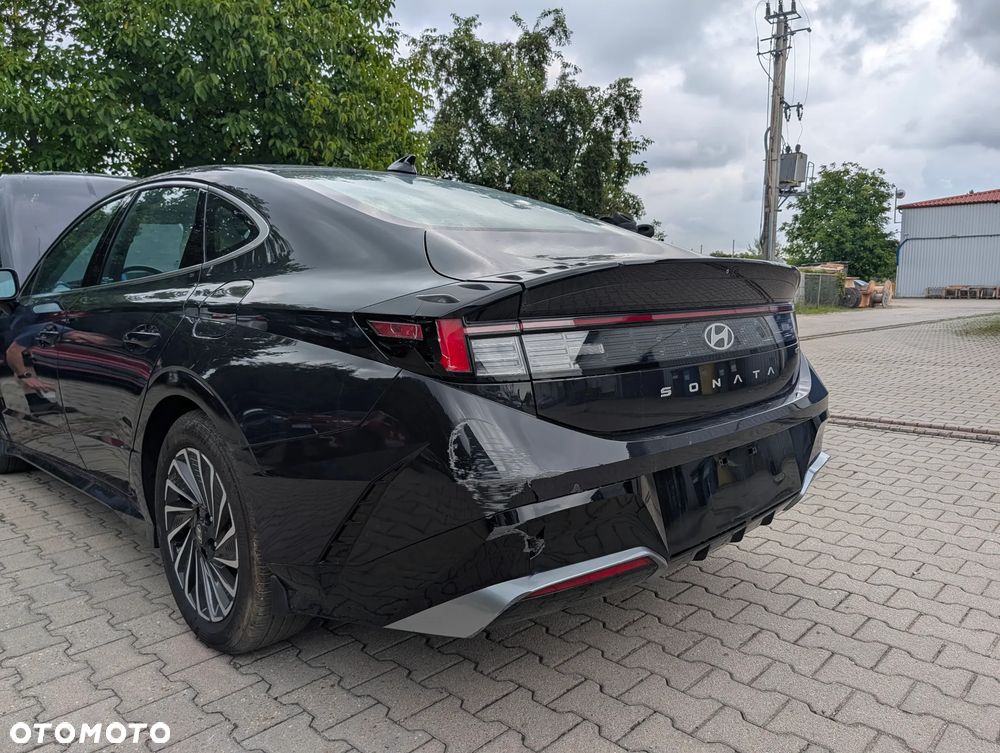 Hyundai Sonata - 7