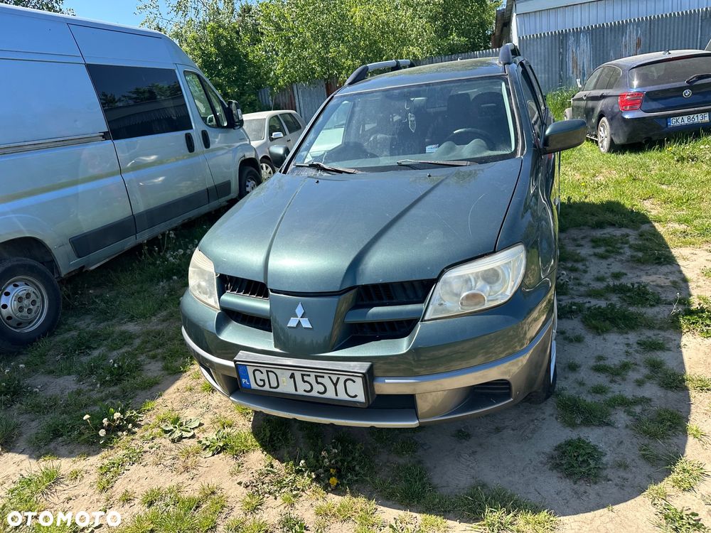 Mitsubishi Outlander 2.0 4WD Invite - 19