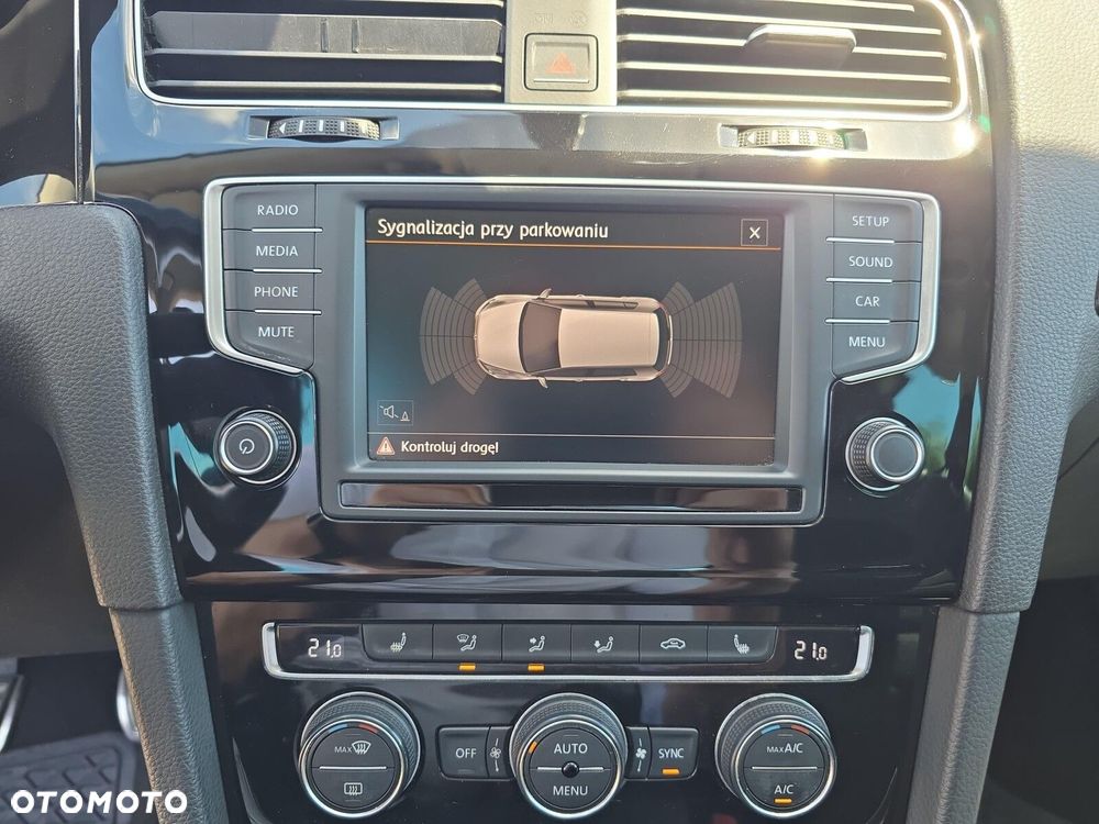 Volkswagen Golf - 20