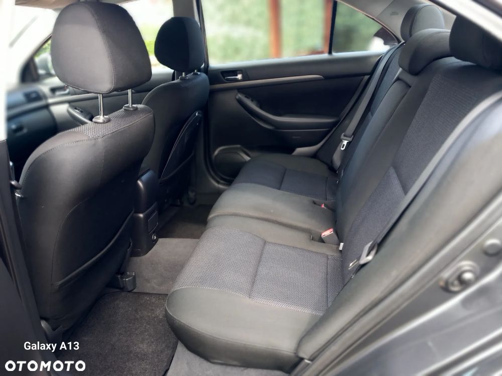 Toyota Avensis 2.0 VVT-i Travel - 16