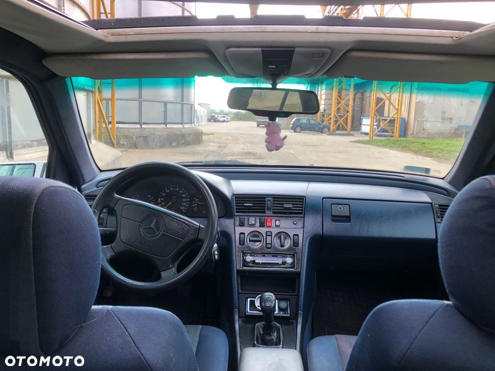 Mercedes-Benz Klasa C 180 Classic - 9