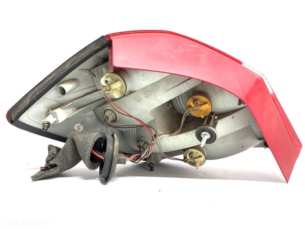 LAMPA PRAWY TYŁ  SKODA FABIA II (542) 2006 - 2014 1.2 LPG 51 kW [69 KM] Benzyna / gaz samochodowy - 2