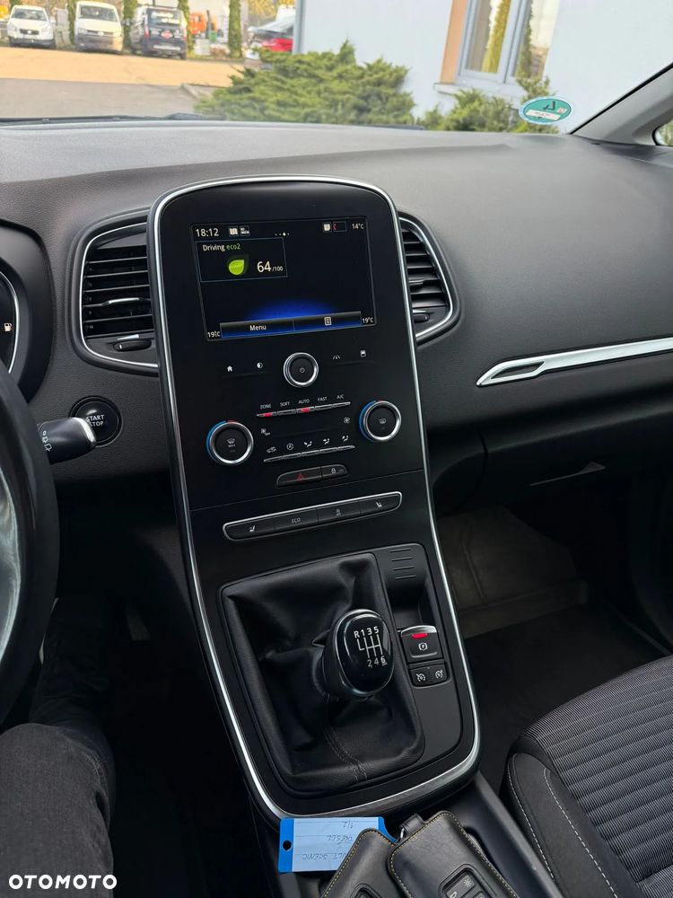 Renault Grand Scenic - 19