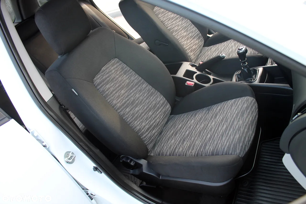 Kia Ceed - 10