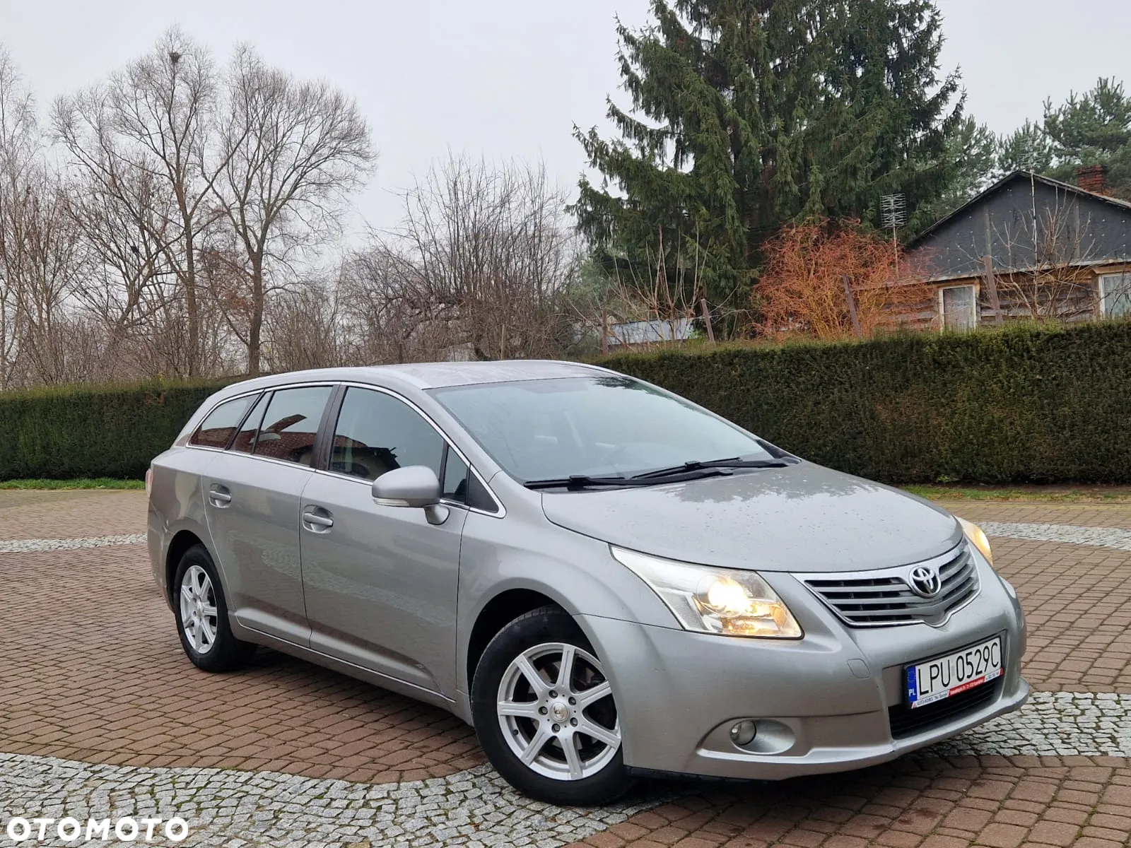 Toyota Avensis - 10