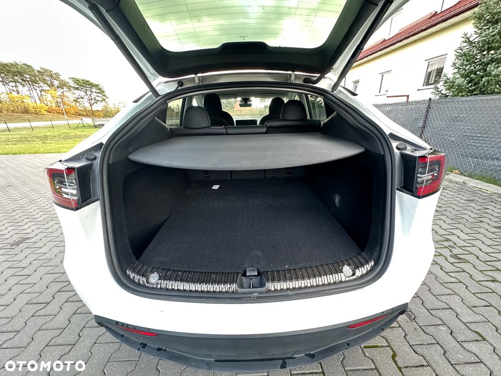 Tesla Y Model Standard - 19