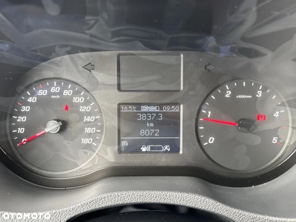 Mercedes-Benz Sprinter - 15