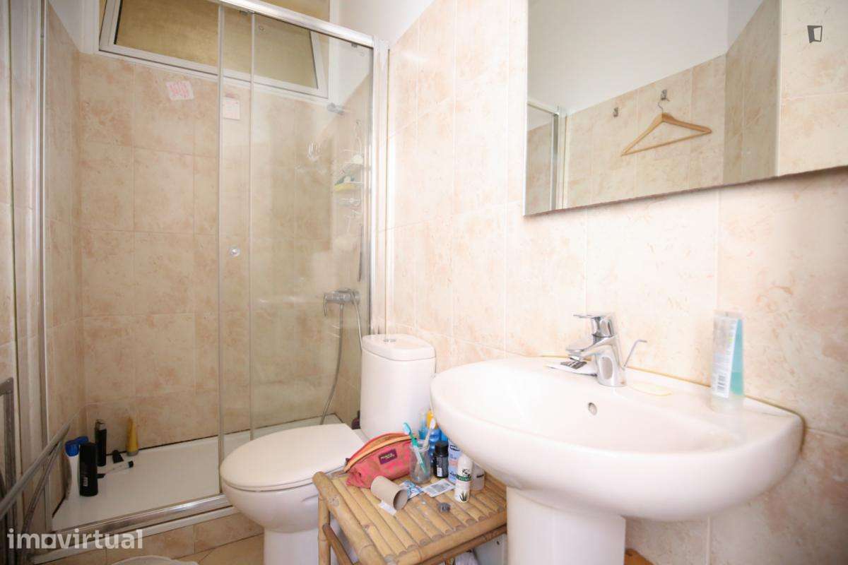 Quarto - localizado em Arroios Lisbon - Grande imagem: 4/7