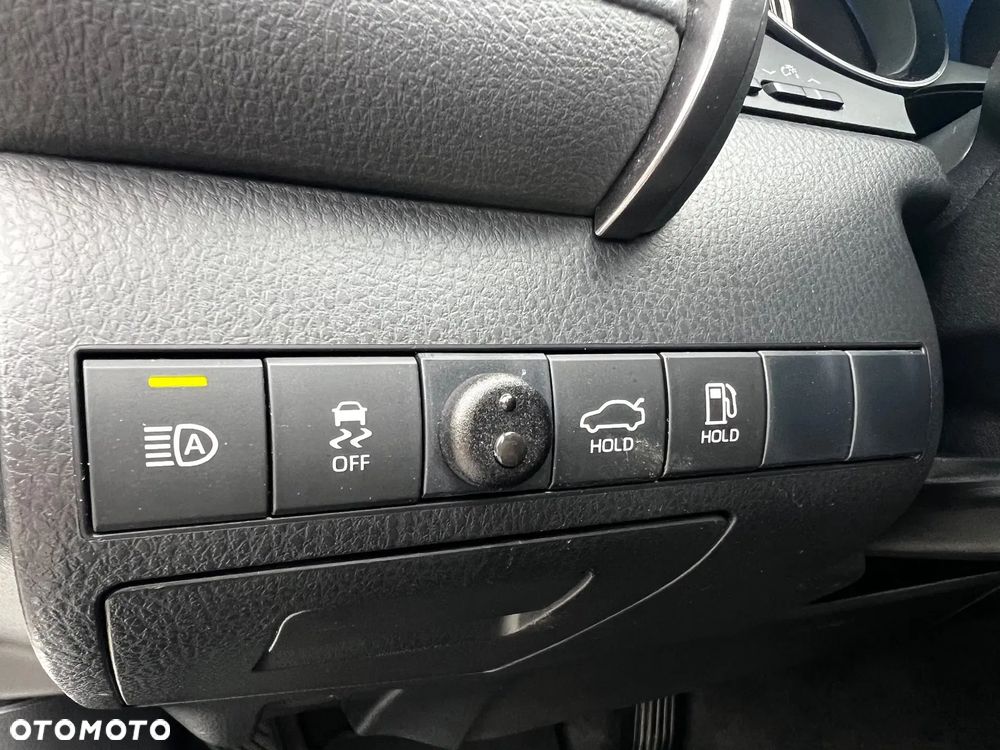 Toyota Camry 2.5 Hybrid Comfort CVT - 23