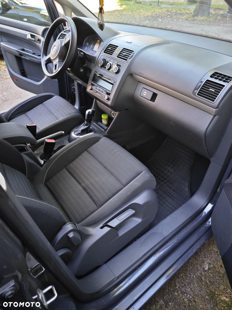 Volkswagen Touran - 13