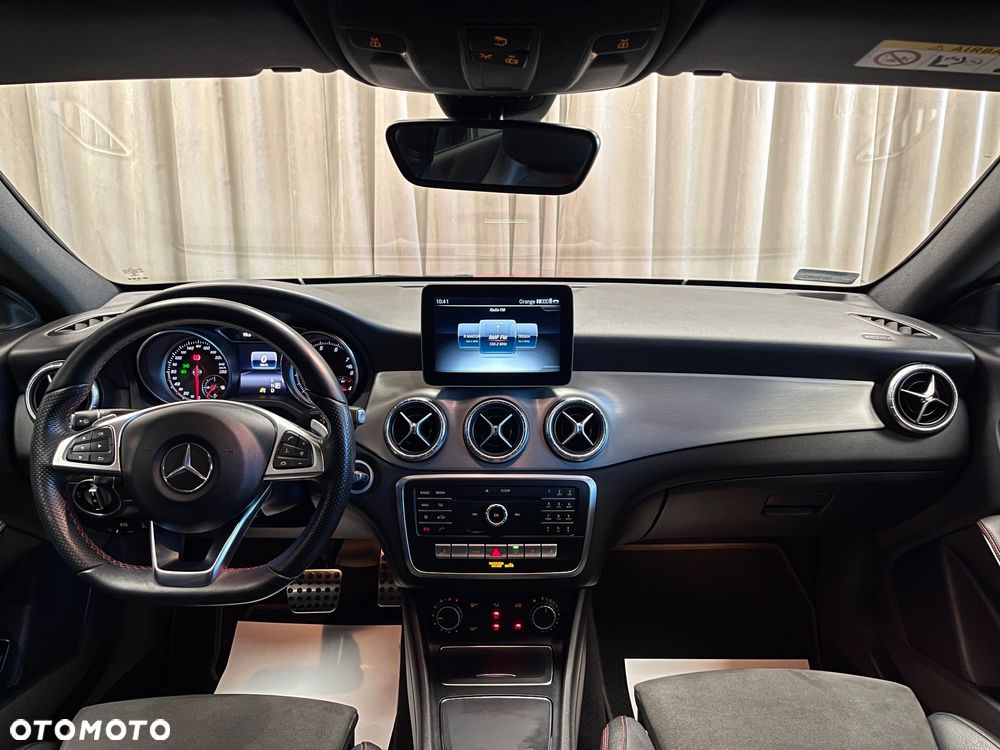 Mercedes-Benz CLA 200 7G-DCT AMG Line - 6