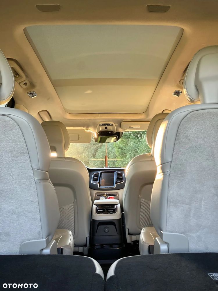 Volvo XC 90 - 7