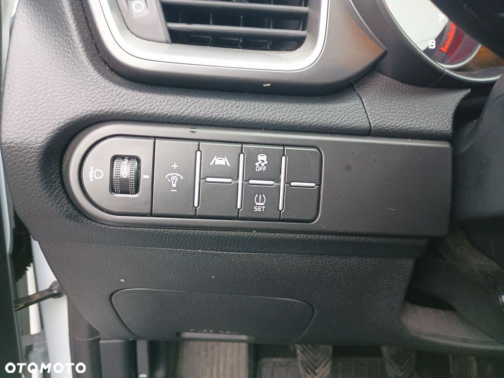Kia Ceed 1.5 T-GDI M - 19
