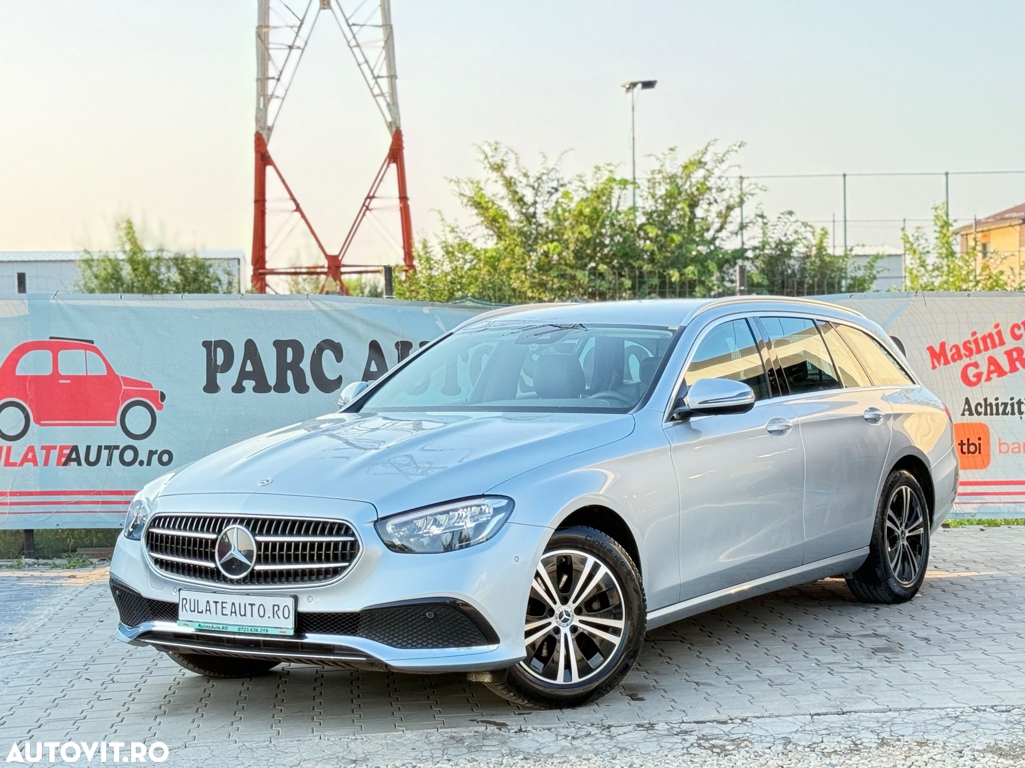 Mercedes-Benz E 220 d T 9G-TRONIC Avantgarde - 1
