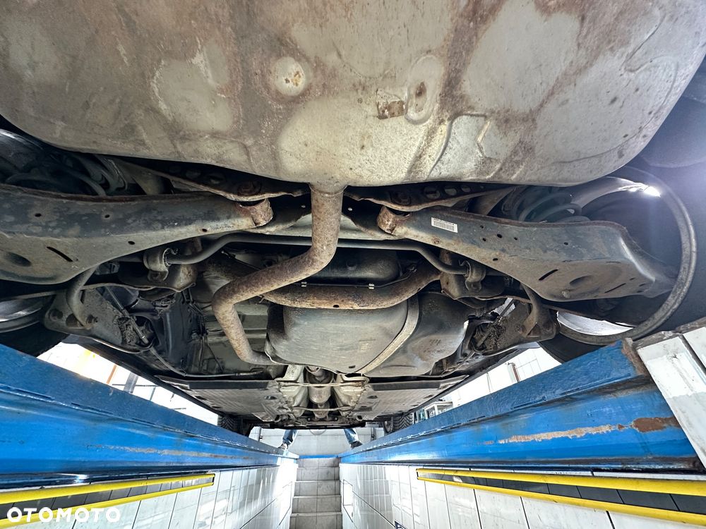 Volkswagen Golf 1.6 United - 32