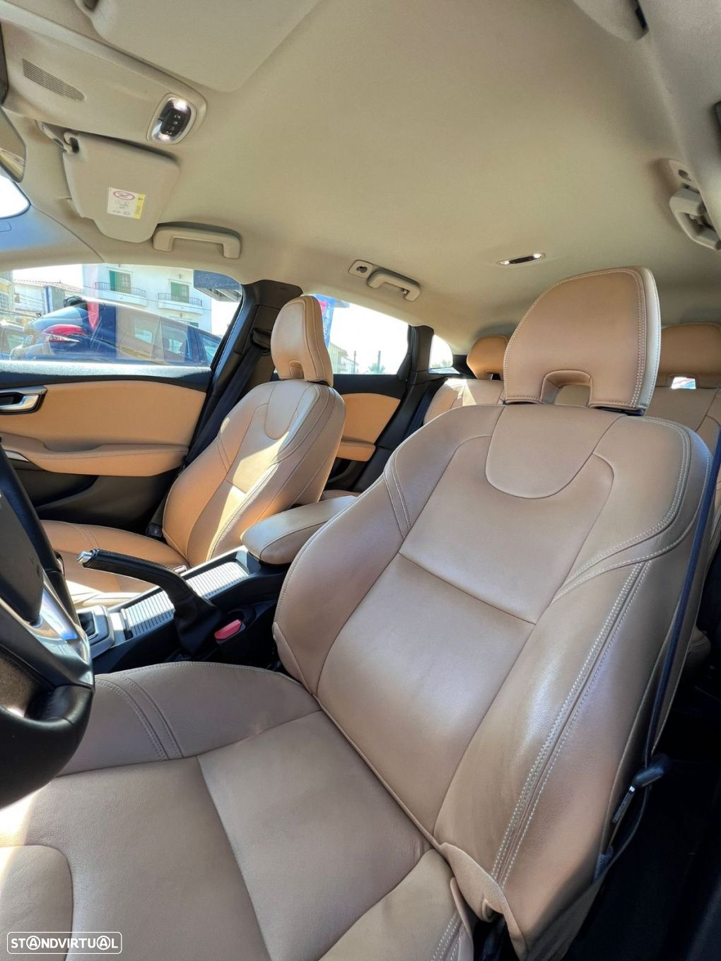 Volvo V40 - 24