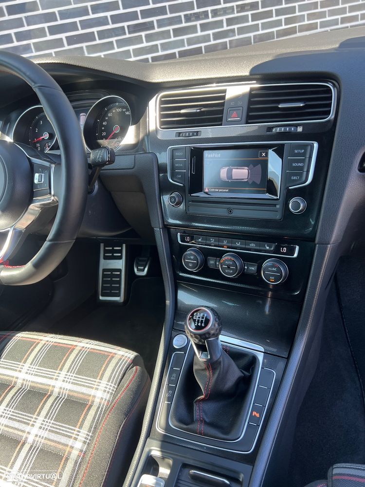 VW Golf 2.0 TSi GTi - 11