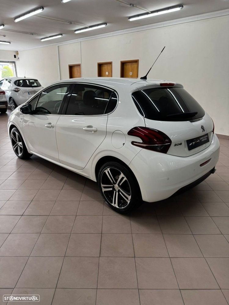Peugeot 208 1.2 PureTech GT Line - 8
