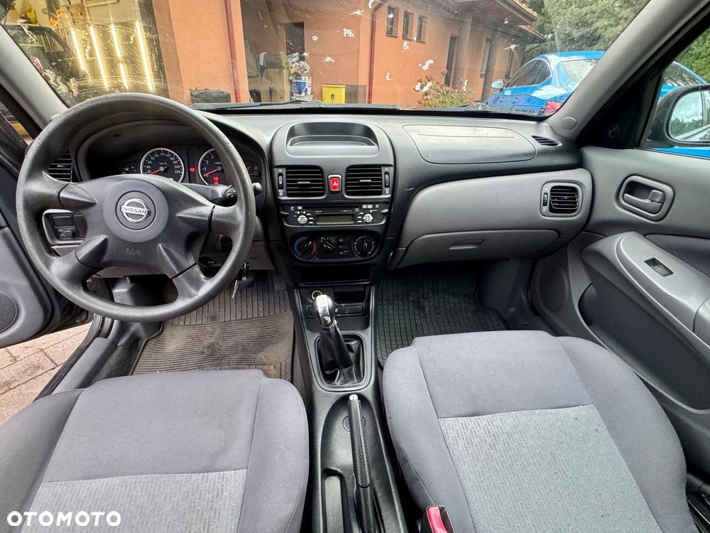 Nissan Almera 1.5 Visia - 6
